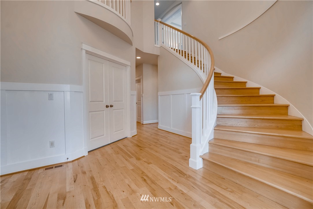 21724 40th Avenue Southeast Bothell, WA 98021 - Photo 4 of 25