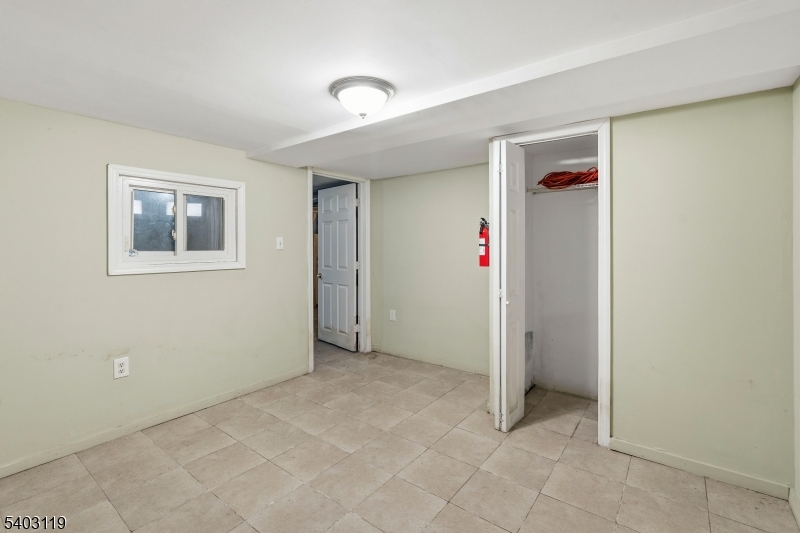 1124 Hampton Place Elizabeth, NJ 07201 - Photo 12 of 22