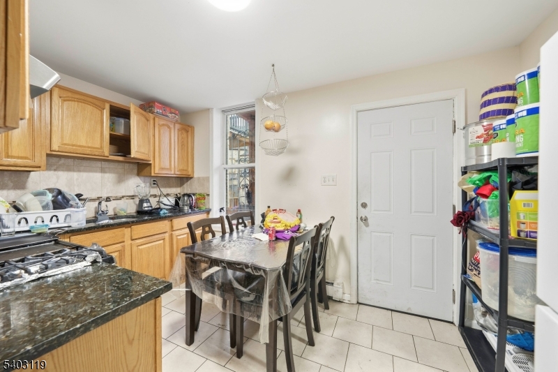 1124 Hampton Place Elizabeth, NJ 07201 - Photo 7 of 22