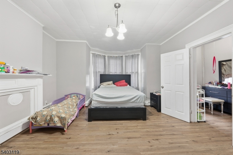 1124 Hampton Place Elizabeth, NJ 07201 - Photo 9 of 22