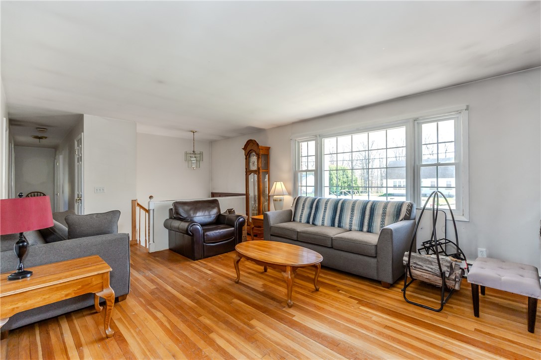 39 Francis Road Glocester, RI 02857 - Photo 8 of 50