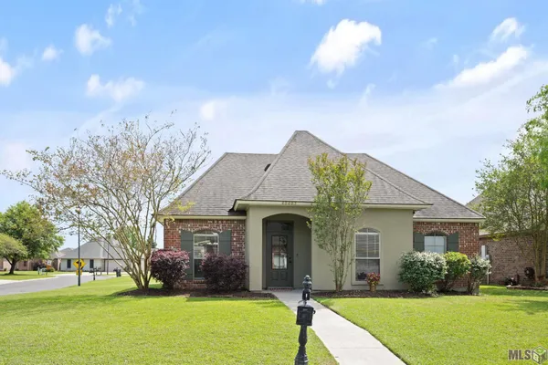 $257,900 | 40403 Cross Creek Avenue, Gonzales, LA 70737
