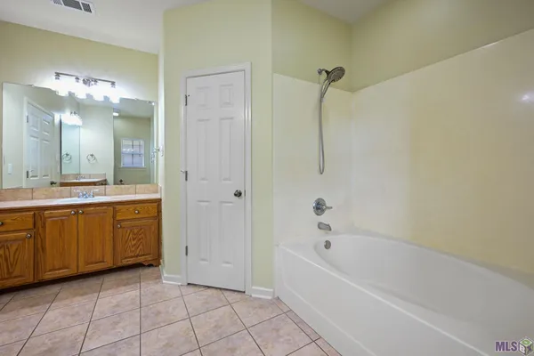 $257,900 | 40403 Cross Creek Avenue, Gonzales, LA 70737