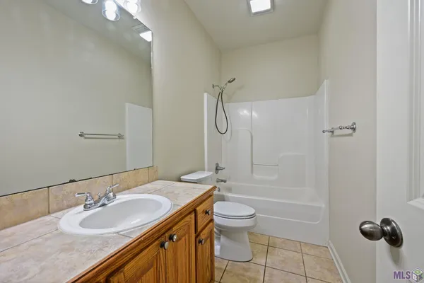 $257,900 | 40403 Cross Creek Avenue, Gonzales, LA 70737