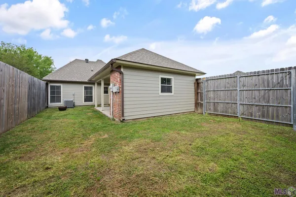 $257,900 | 40403 Cross Creek Avenue, Gonzales, LA 70737