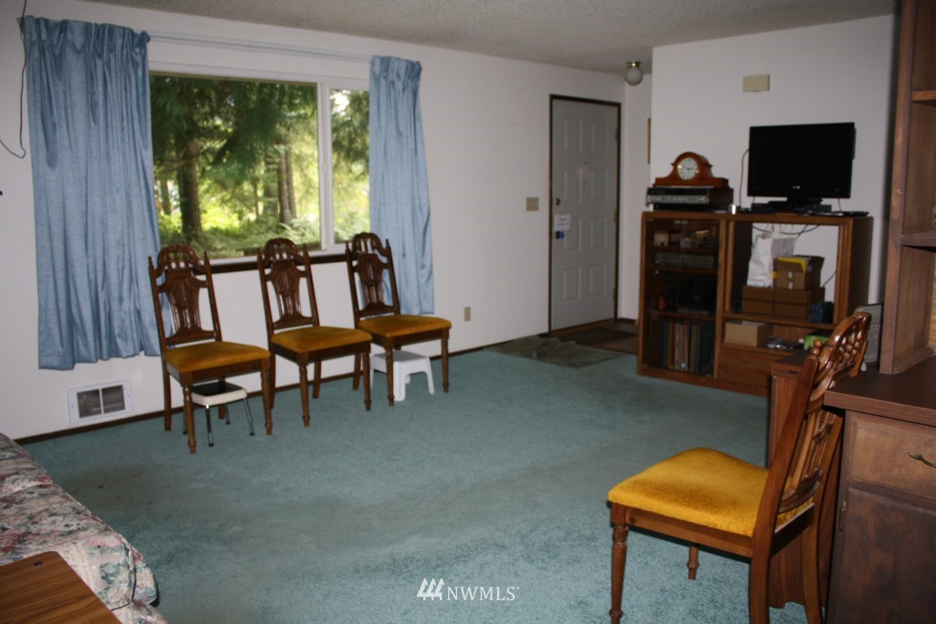 899 Southeast Deep Lake Road Port Orchard, WA 98367 - Photo 2 of 13 Gallery Image 2
