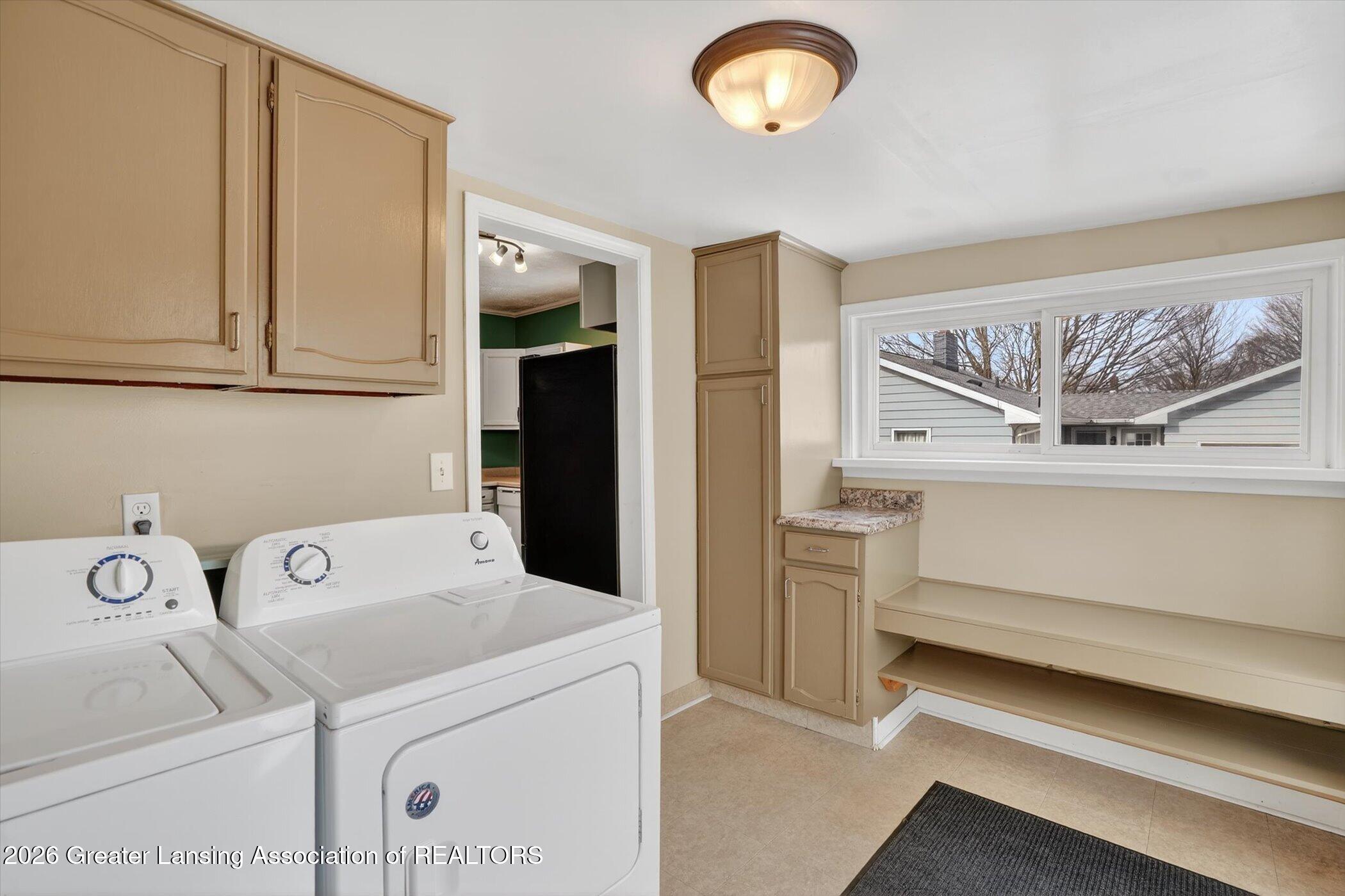 715 South Cochran Road Charlotte, MI 48813 - Photo 20 of 39 29-715 S Cochran Rd Charlotte-Windowstil