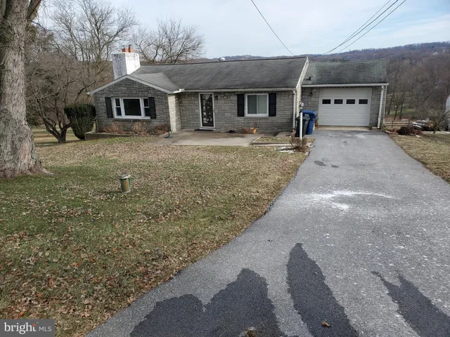 $2,200 | 119 Mt Airy Road, Coatesville, PA 19320