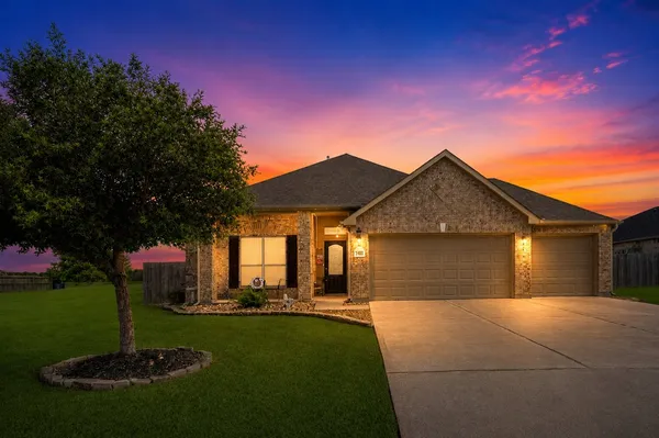 $360,000 | 546 Green Meadows Drive, West Columbia, TX 77486