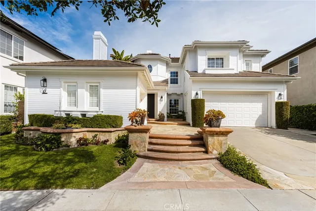 a view of house with outdoor space
