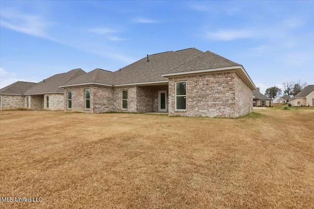 $324,999 | 442 Baleigh Way, Canton, MS 39046
