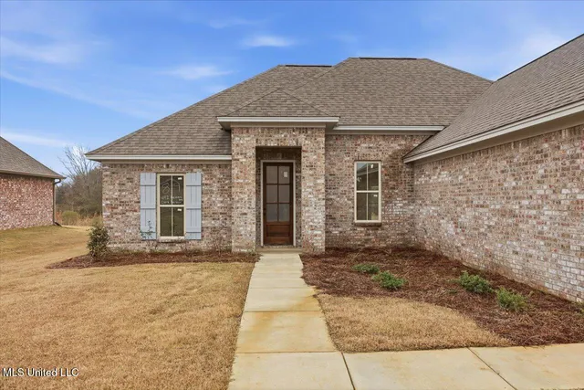 $324,999 | 442 Baleigh Way, Canton, MS 39046