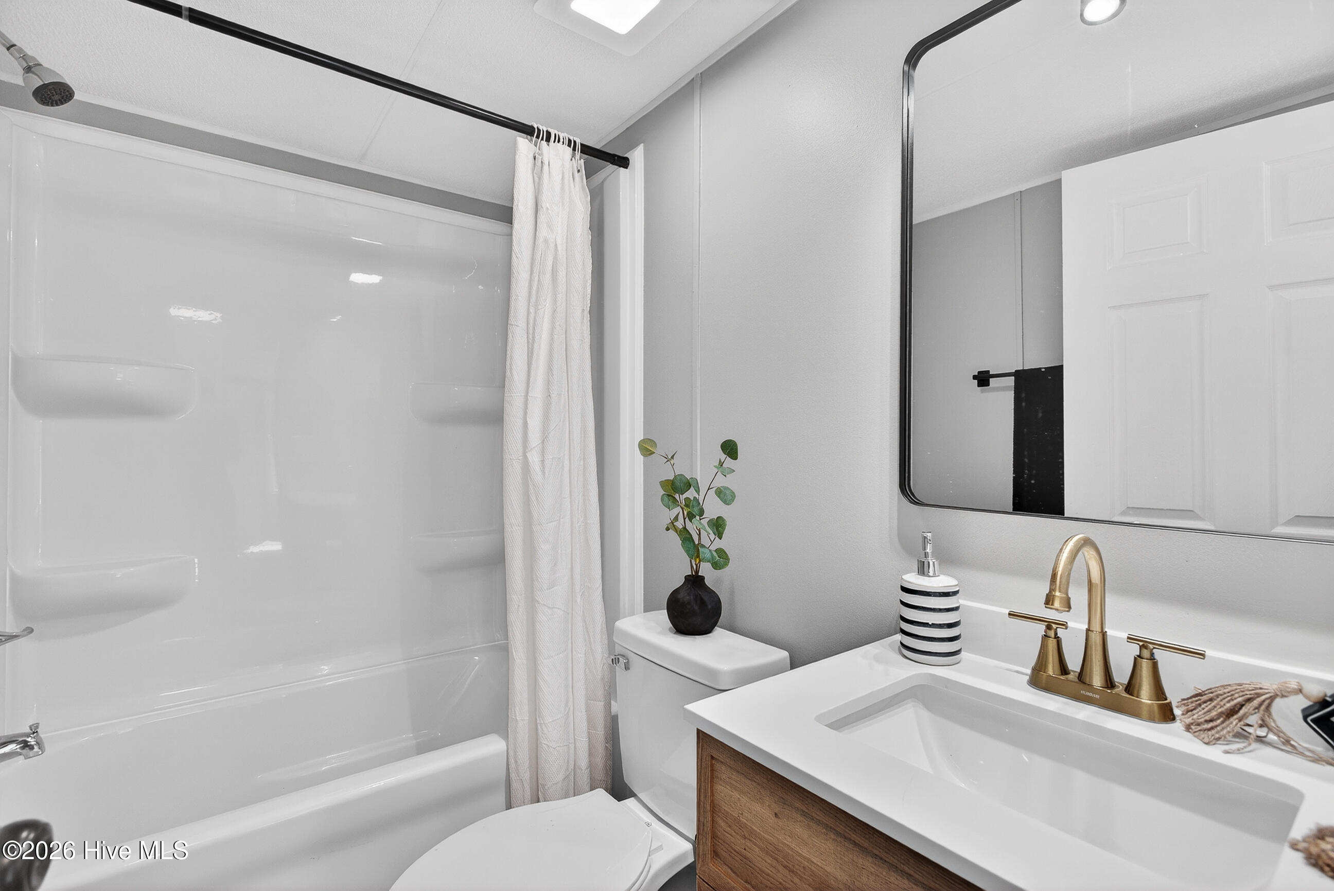 335 Queens Haven Road Hubert, NC 28539 - Photo 35 of 45 Hall Bathroom