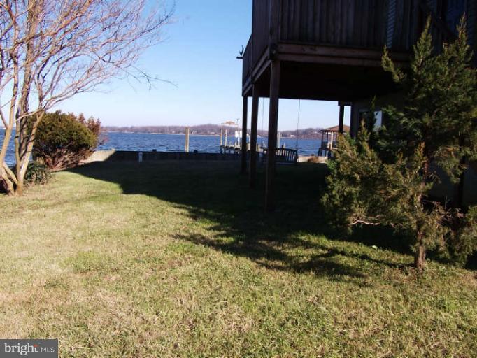 1067 Shore Acres Road Arnold, MD 21012 - Photo 20 of 22 side yard