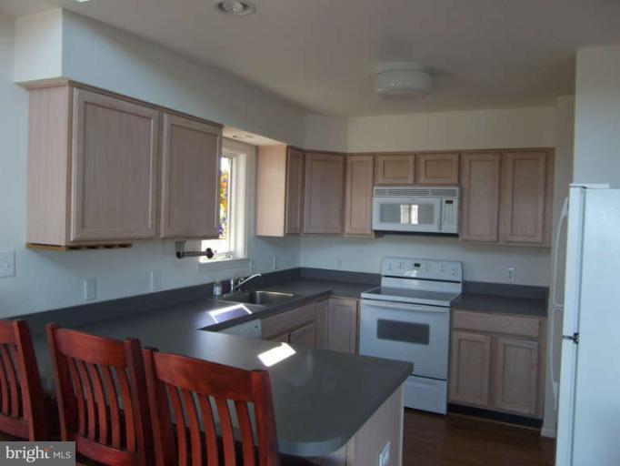 1067 Shore Acres Road Arnold, MD 21012 - Photo 8 of 22 all open to living area and view