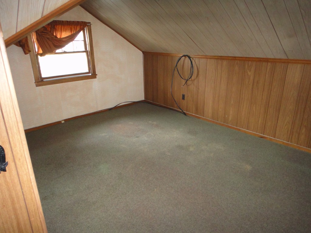 201 Marsden Street Springfield, MA 01109 - Photo 19 of 24 an empty room with windows