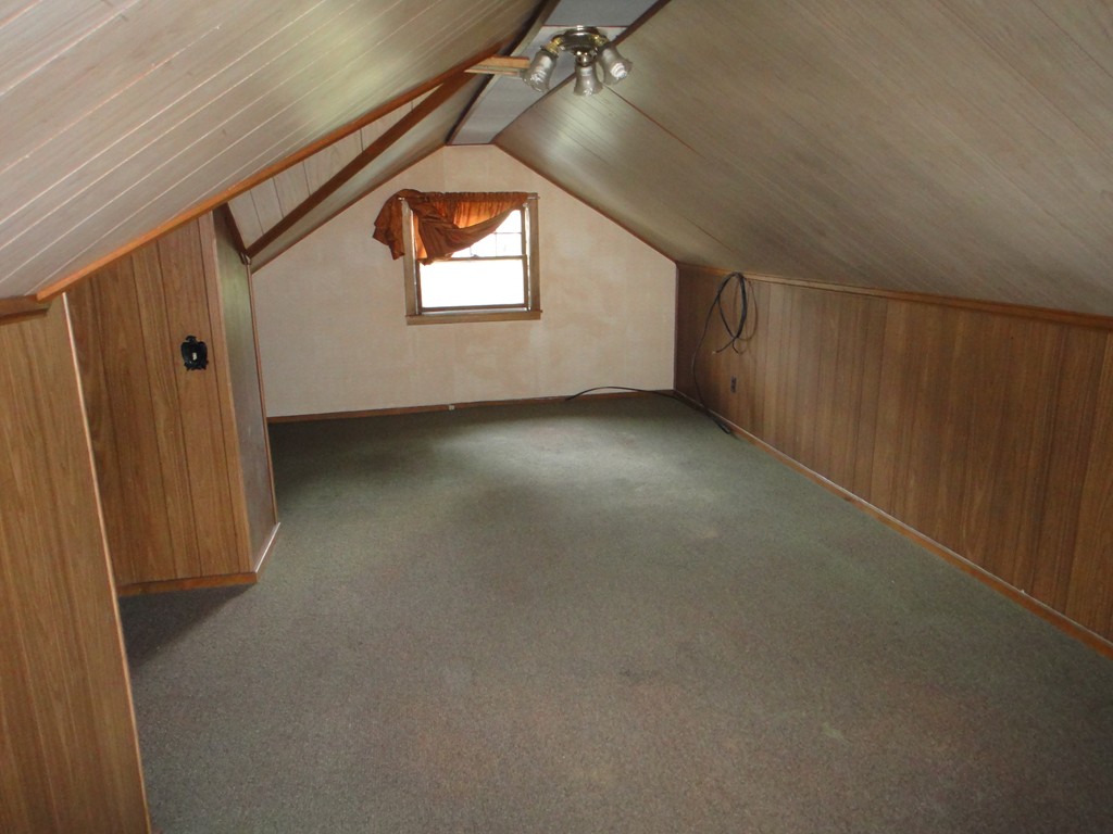 201 Marsden Street Springfield, MA 01109 - Photo 21 of 24 an empty room with windows