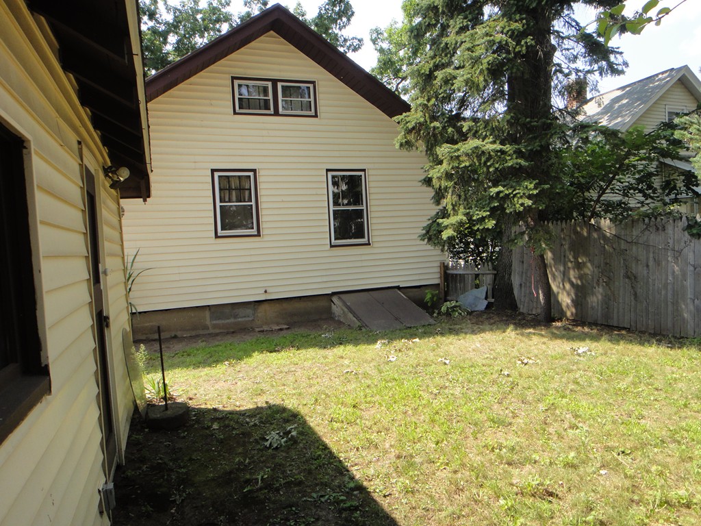 201 Marsden Street Springfield, MA 01109 - Photo 23 of 24 a view of house with yard