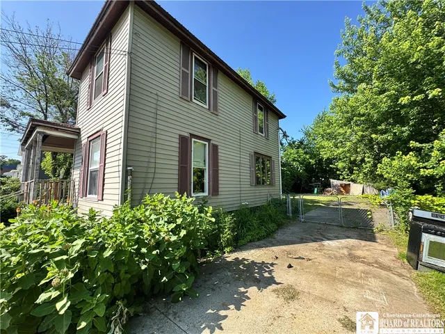 $62,900 | 33 Ross Street, Ripley, NY 14775
