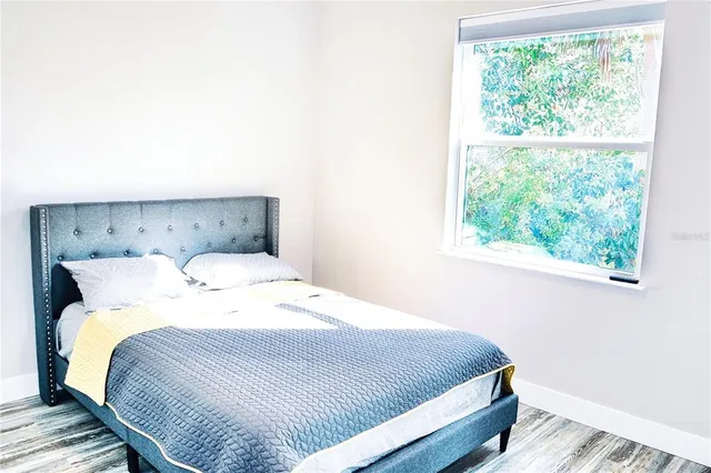 a view of a livingroom with furniture