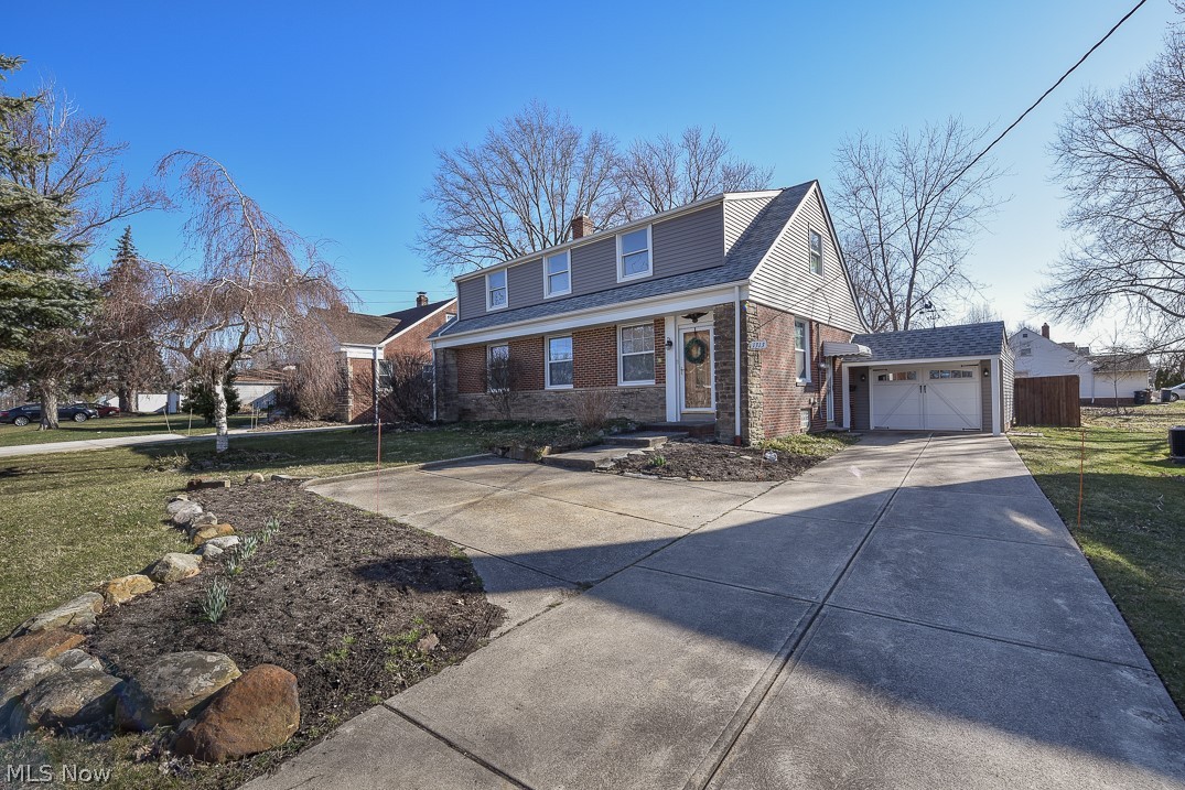 1313 Richmond Road Cleveland, OH 44124 - Photo 1 of 35 Gallery Image 1