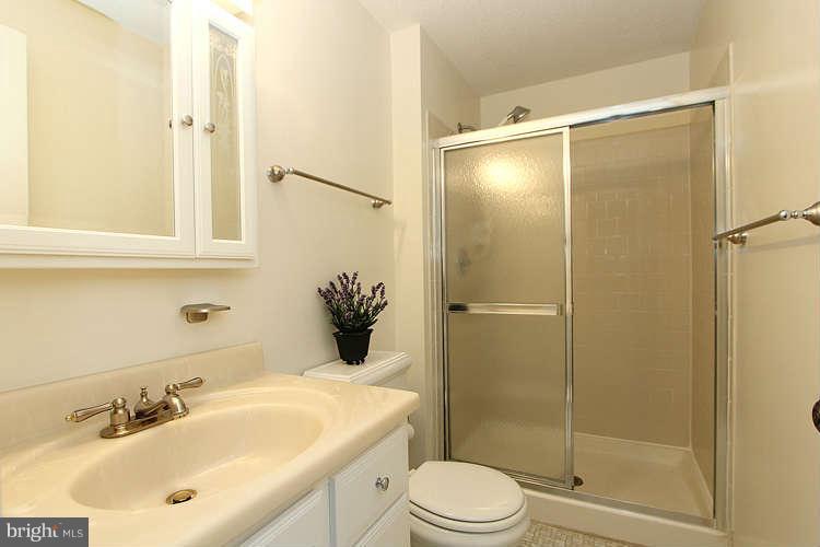 11342 Baroque Road Silver Spring, MD 20901 - Photo 22 of 29 Bath