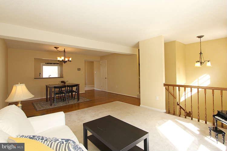 11342 Baroque Road Silver Spring, MD 20901 - Photo 8 of 29 Living Room