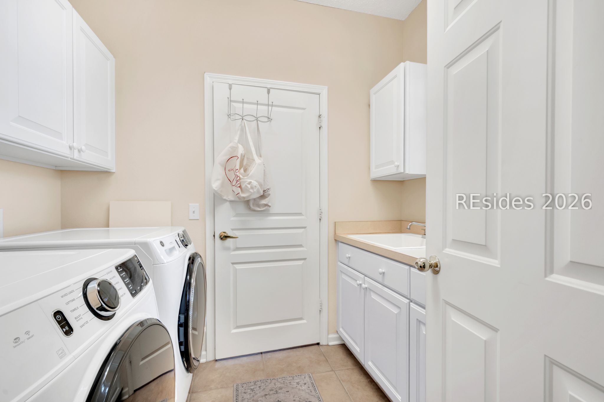 14 Southern Red Road Bluffton, SC 29909 - Photo 26 of 35 Laundry Room w/ Cabinets