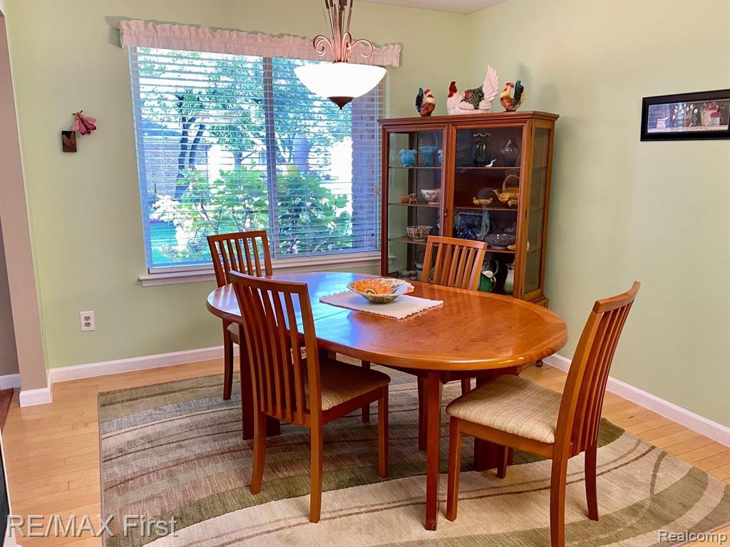 573 Tennyson Rochester Hills, MI 48307 - Photo 10 of 40