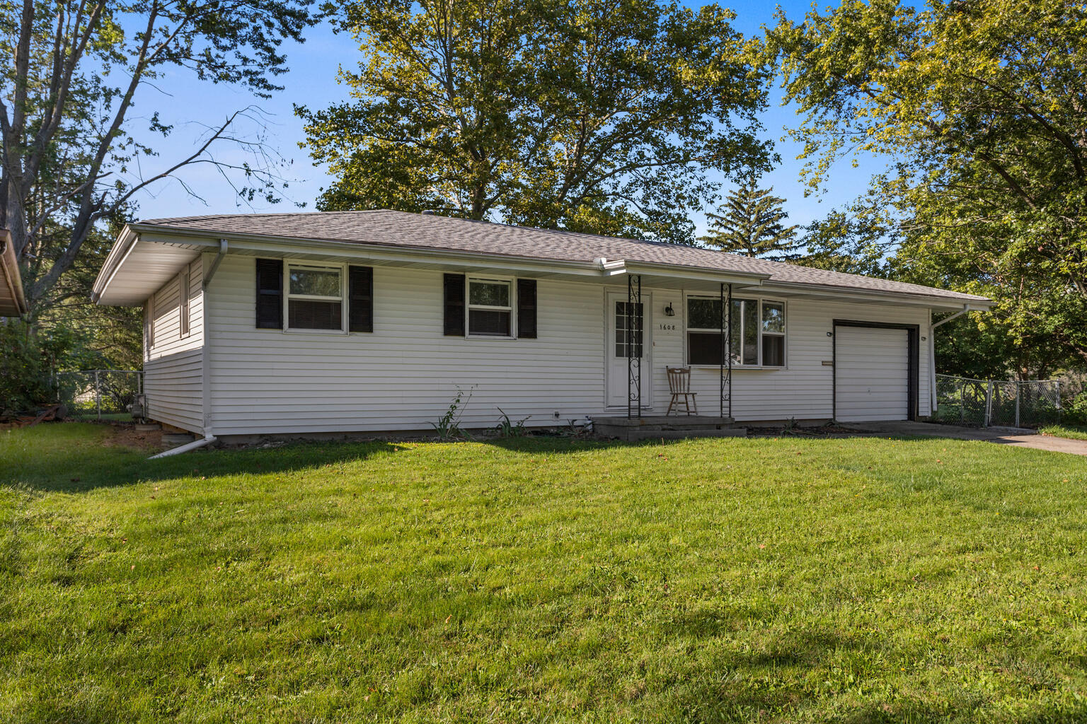 1608 Gates Drive Rantoul, IL 61866 - Photo 2 of 30 Gallery Image 2