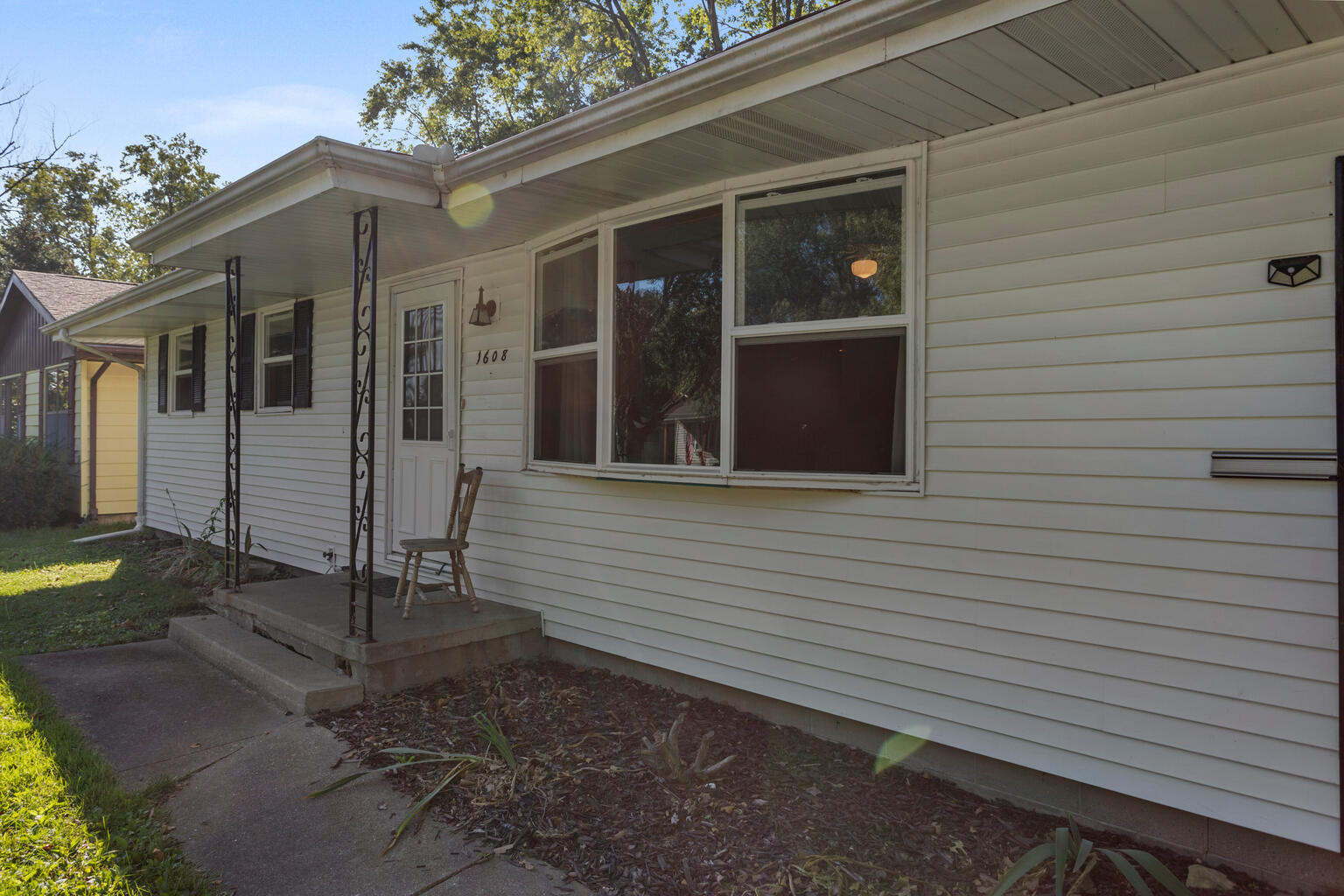1608 Gates Drive Rantoul, IL 61866 - Photo 3 of 30 Gallery Image 3
