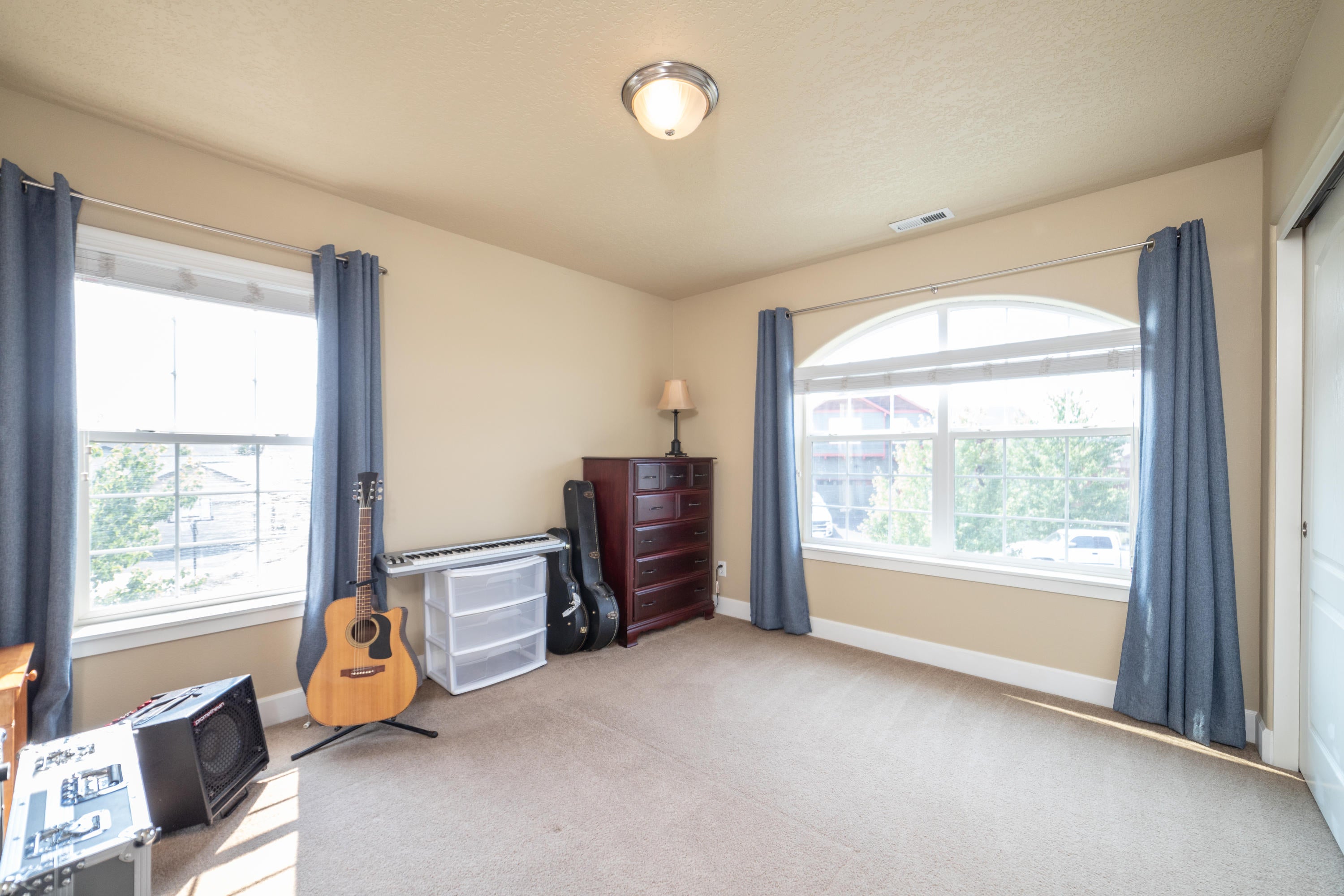 20754 Kilbourne Loop Bend, OR 97701 - Photo 20 of 45 Bedroom #1
