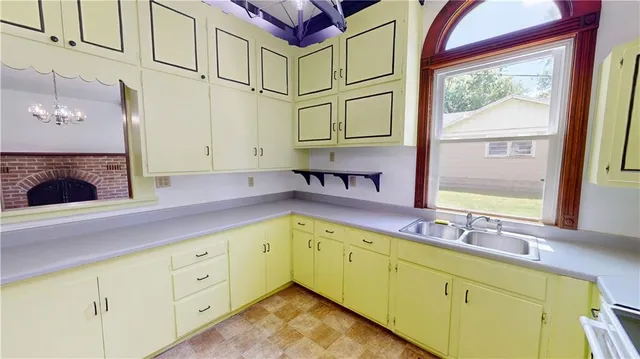 $1,150 | 320 North Spring Street, Nevada, MO 64772