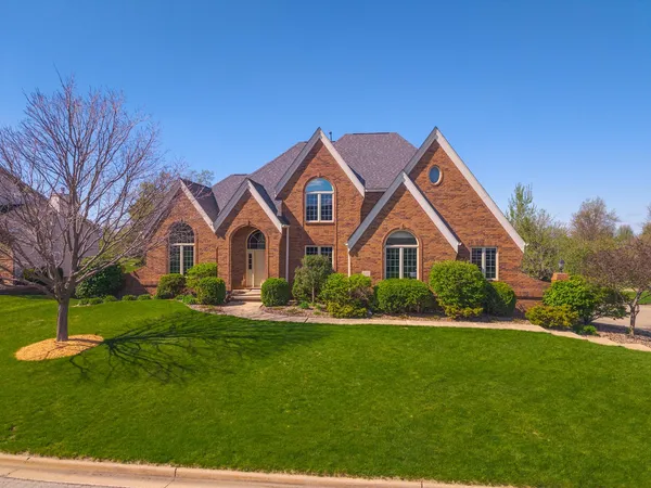 $750,000 | 402 Northridge Estates, Normal, IL 61761