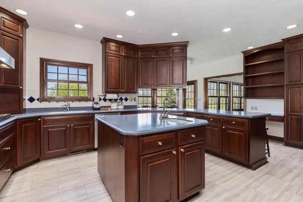 $750,000 | 402 Northridge Estates, Normal, IL 61761