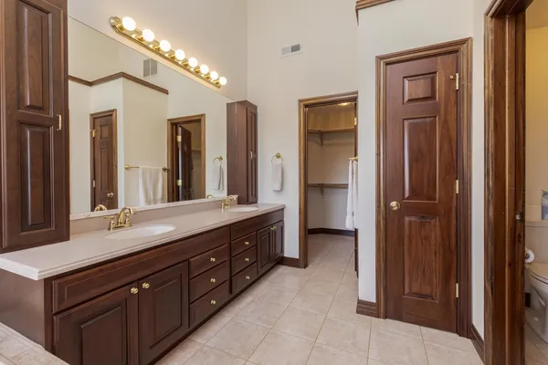 $750,000 | 402 Northridge Estates, Normal, IL 61761