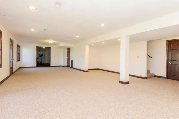$750,000 | 402 Northridge Estates, Normal, IL 61761