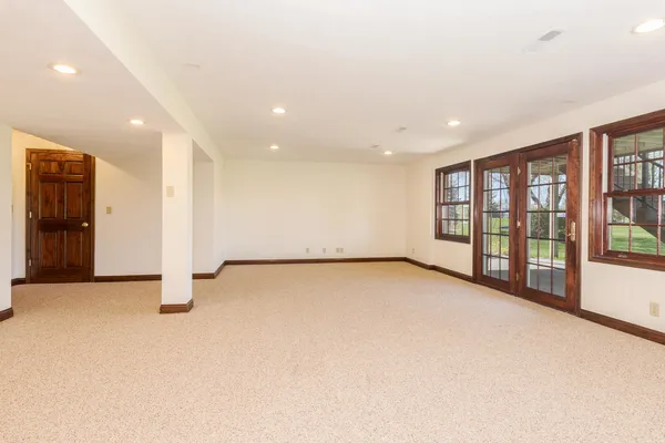 $750,000 | 402 Northridge Estates, Normal, IL 61761