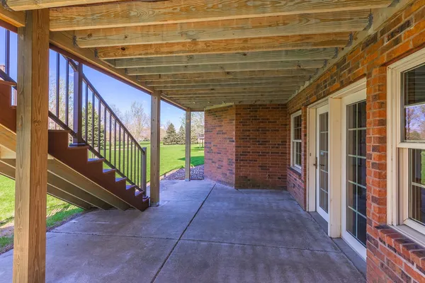 $750,000 | 402 Northridge Estates, Normal, IL 61761