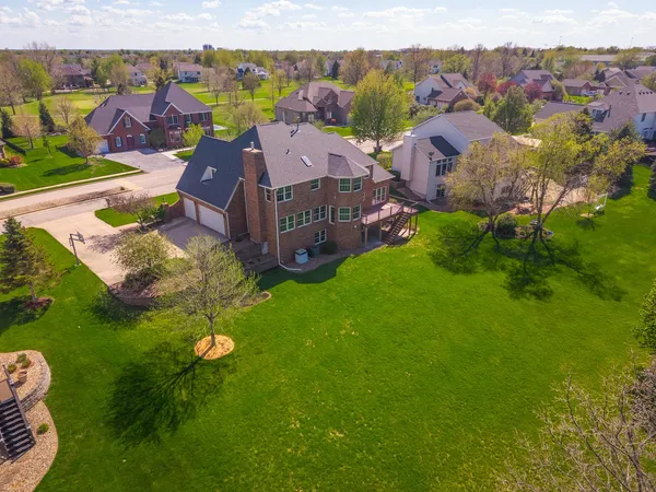 $750,000 | 402 Northridge Estates, Normal, IL 61761