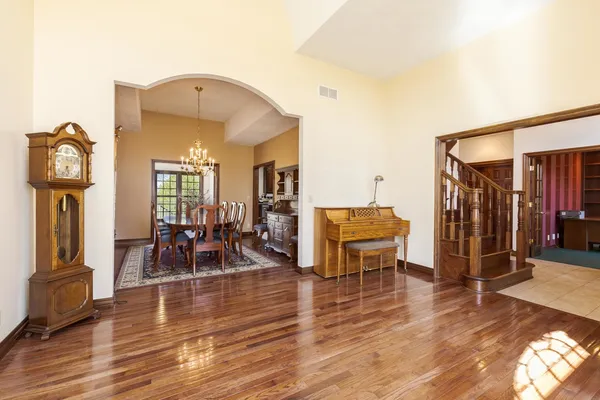 $750,000 | 402 Northridge Estates, Normal, IL 61761