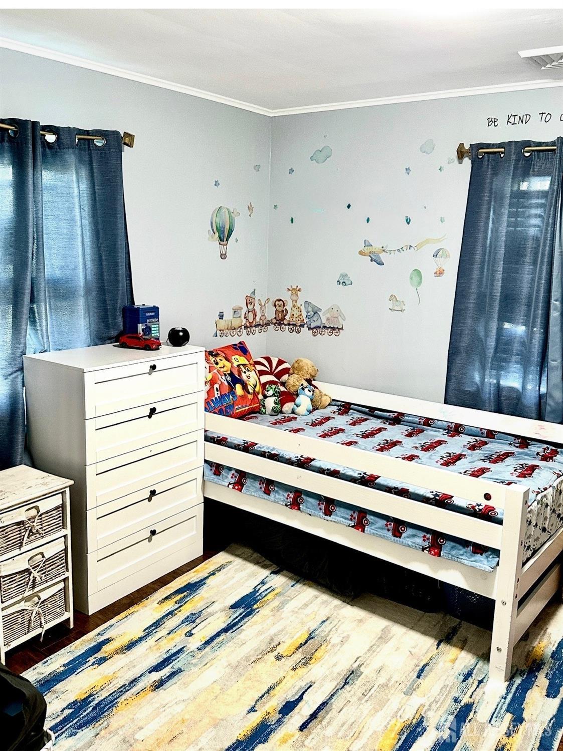 985 Arnet Avenue Union, NJ 07083 - Photo 4 of 12 a view of room with furniture and flat screen tv