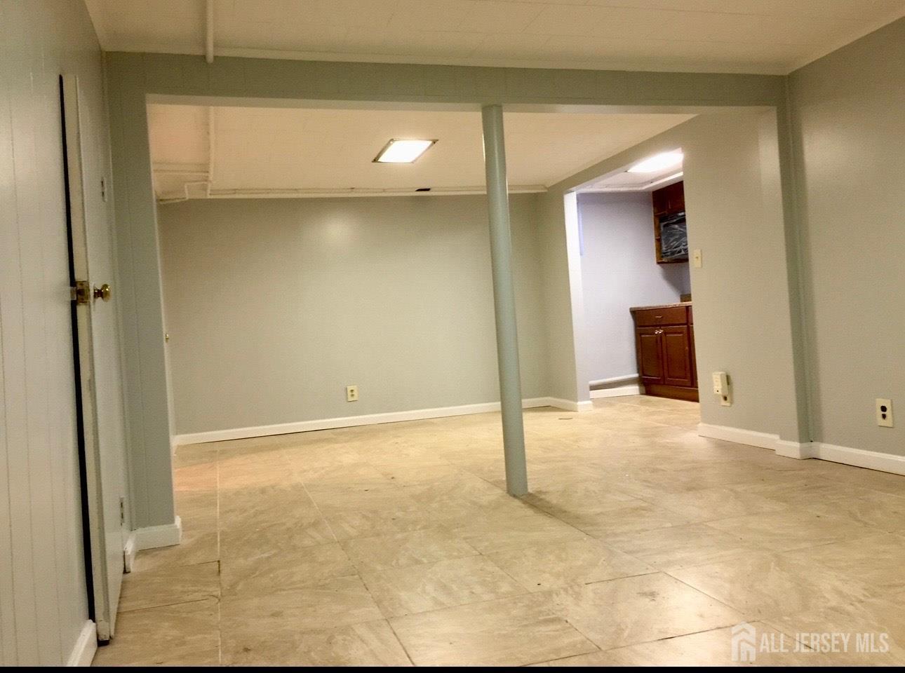 985 Arnet Avenue Union, NJ 07083 - Photo 8 of 12 a view of an empty room