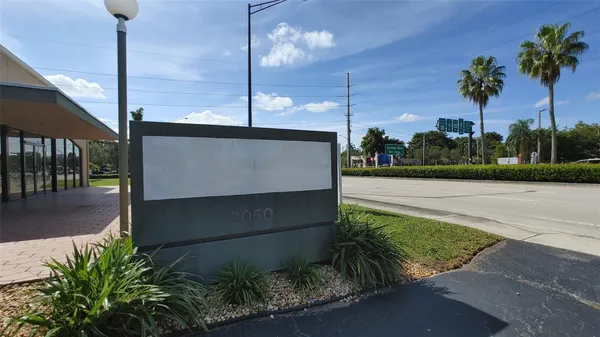 $25 | 2050 North University Drive, Sunrise, FL 33322