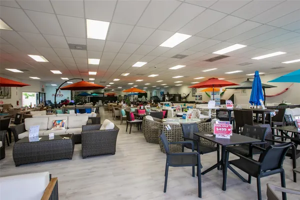 $25 | 2050 North University Drive, Sunrise, FL 33322