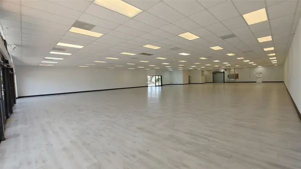 $25 | 2050 North University Drive, Sunrise, FL 33322