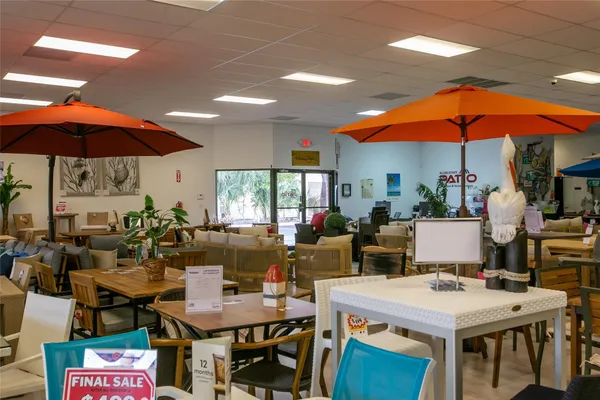 $25 | 2050 North University Drive, Sunrise, FL 33322