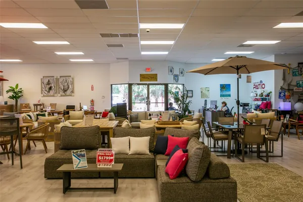 $25 | 2050 North University Drive, Sunrise, FL 33322