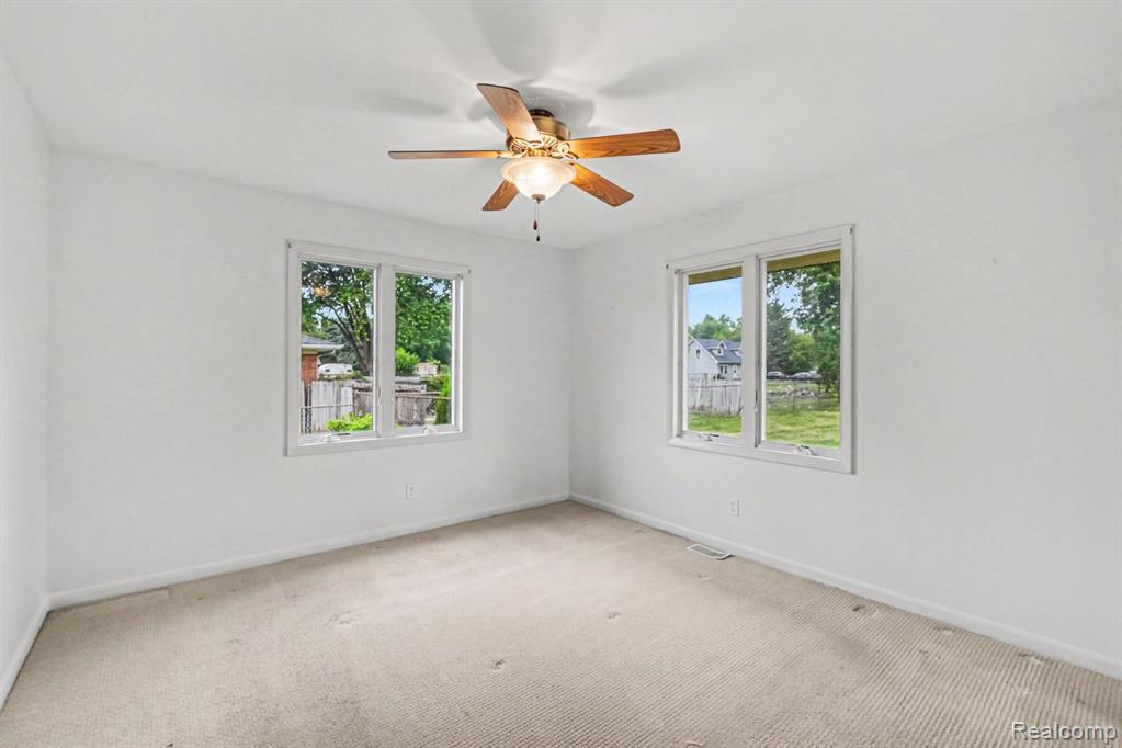 5199 Lapeer Road Burton, MI 48509 - Photo 10 of 19 Gallery Image 10