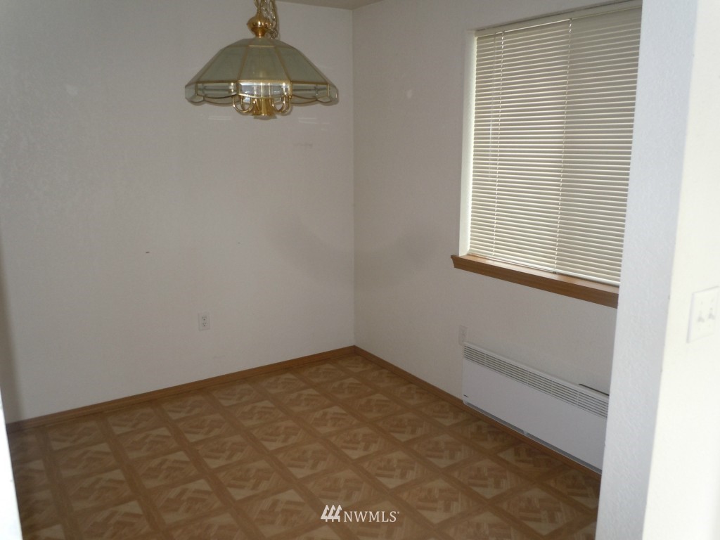 4111 Violet Court Southwest Rochester, WA 98579 - Photo 4 of 12